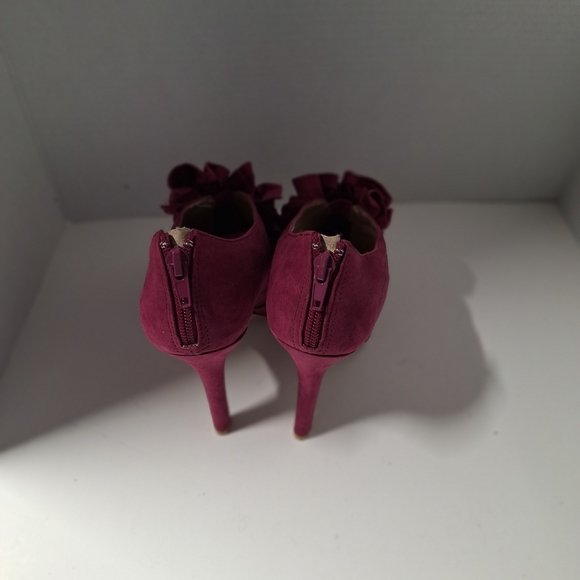 Chic Burgundy Ruffle Peep-Toe Heels - Picture 3 of 10